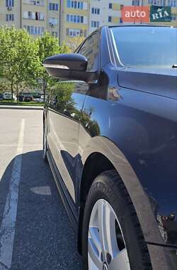 Седан Volkswagen Jetta 2012 в 