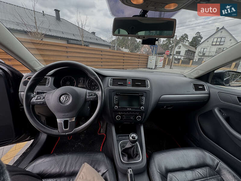 Седан Volkswagen Jetta 2011 в Ирпене