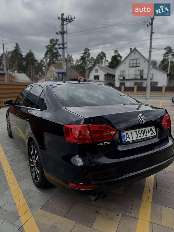 Седан Volkswagen Jetta 2011 в Ирпене