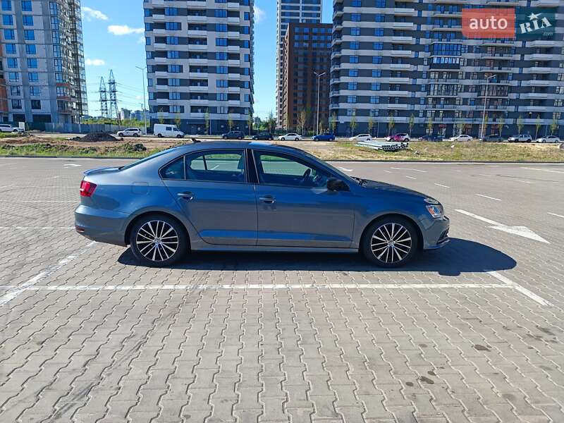 Седан Volkswagen Jetta 2014 в 