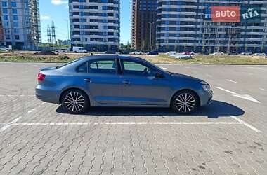 Седан Volkswagen Jetta 2014 в 