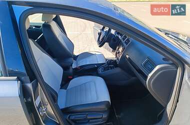 Седан Volkswagen Jetta 2014 в 