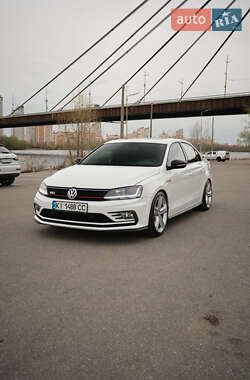 Седан Volkswagen Jetta 2017 в 