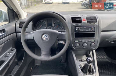 Седан Volkswagen Jetta 2006 в 