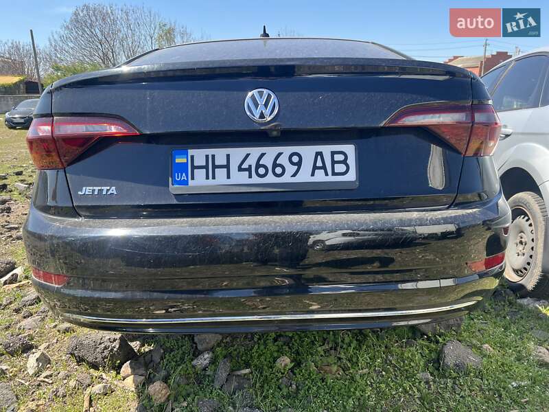 Седан Volkswagen Jetta 2018 в 
