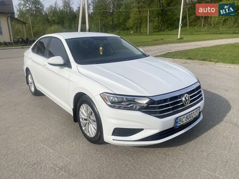 Седан Volkswagen Jetta 2020 в 