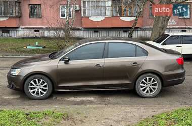 Седан Volkswagen Jetta 2013 в 