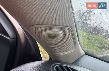 Седан Volkswagen Jetta 2013 в 