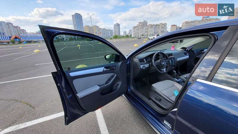 Седан Volkswagen Jetta 2013 в Киеве