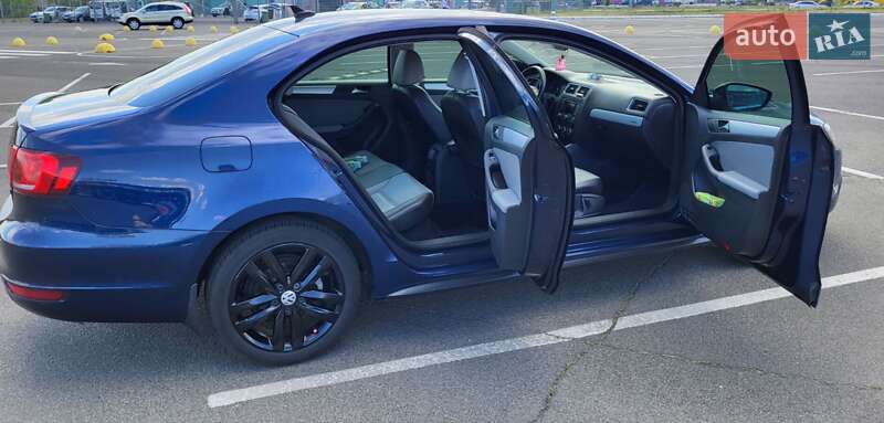 Седан Volkswagen Jetta 2013 в Киеве