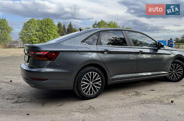 Седан Volkswagen Jetta 2019 в 