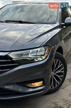 Седан Volkswagen Jetta 2019 в 