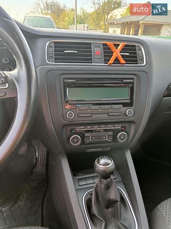 Седан Volkswagen Jetta 2011 в Калиновке