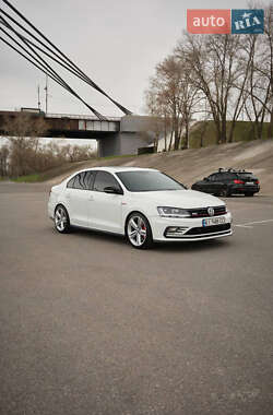 Седан Volkswagen Jetta 2017 в Киеве