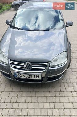 Седан Volkswagen Jetta 2008 в Жидачові
