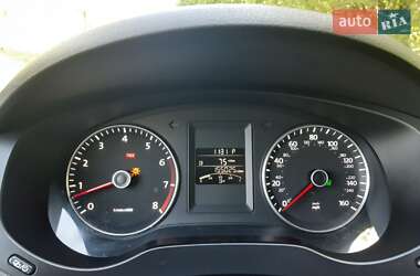 Седан Volkswagen Jetta 2012 в 