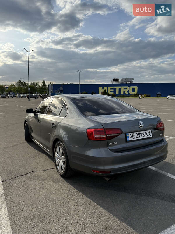 Седан Volkswagen Jetta 2017 в Днепре
