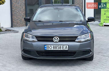 Седан Volkswagen Jetta 2013 в 