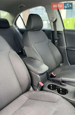 Седан Volkswagen Jetta 2013 в 
