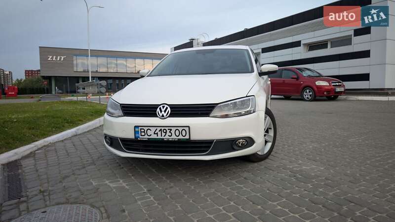 Седан Volkswagen Jetta 2011 в Львове