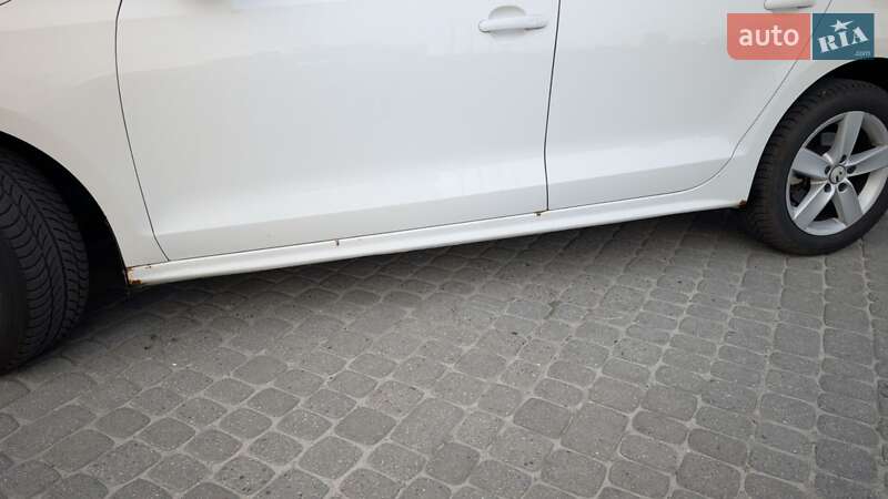 Седан Volkswagen Jetta 2011 в Львове