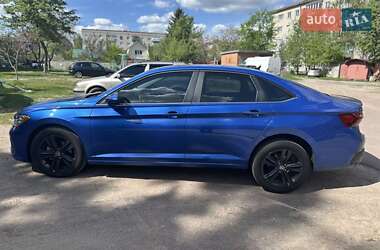 Седан Volkswagen Jetta 2023 в 