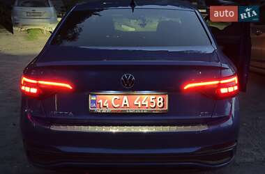 Седан Volkswagen Jetta 2023 в 