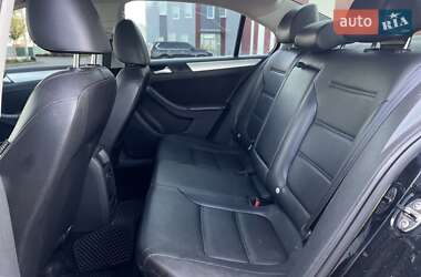 Седан Volkswagen Jetta 2013 в 