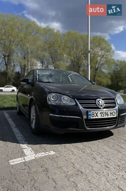 Седан Volkswagen Jetta 2010 в 