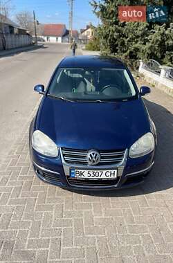 Седан Volkswagen Jetta 2008 в 