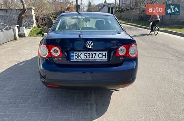 Седан Volkswagen Jetta 2008 в 