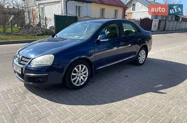 Седан Volkswagen Jetta 2008 в 