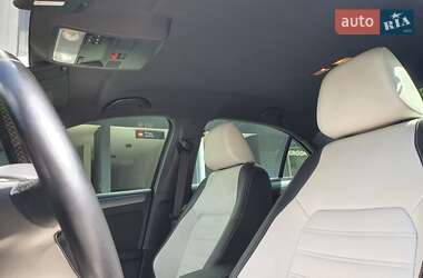 Седан Volkswagen Jetta 2016 в 