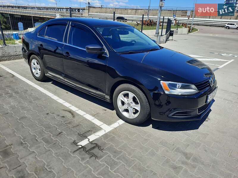 Седан Volkswagen Jetta 2013 в Черкасах