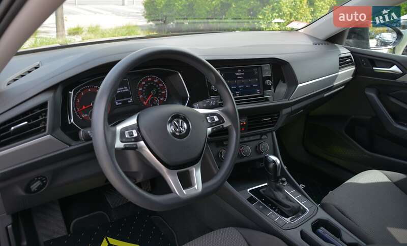 Седан Volkswagen Jetta 2018 в Киеве