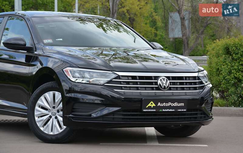 Седан Volkswagen Jetta 2018 в Киеве