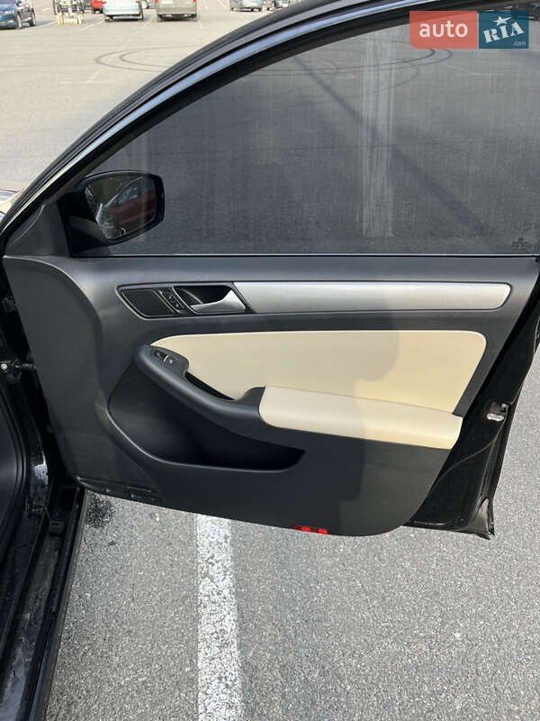 Седан Volkswagen Jetta 2014 в Киеве