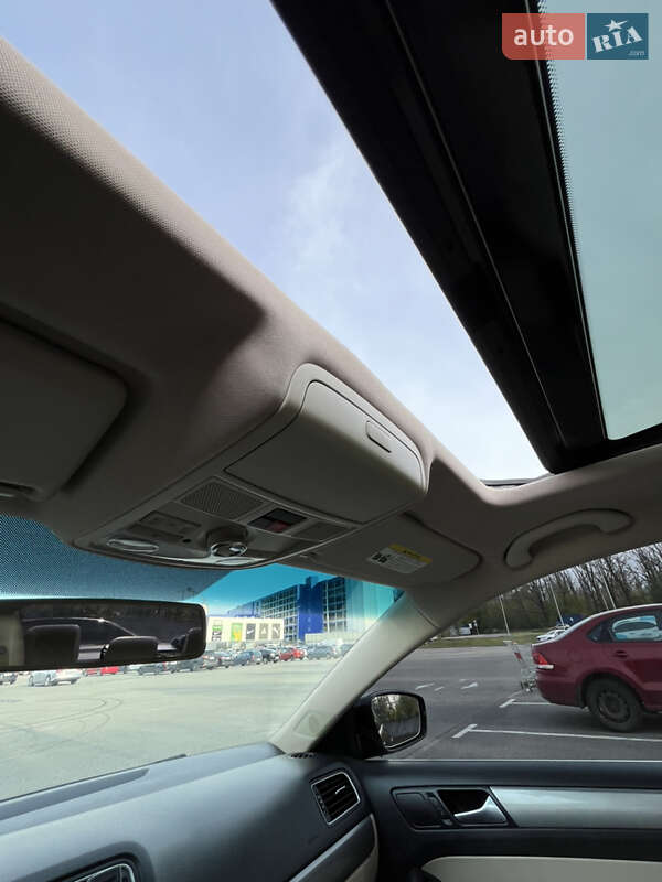 Седан Volkswagen Jetta 2014 в Киеве