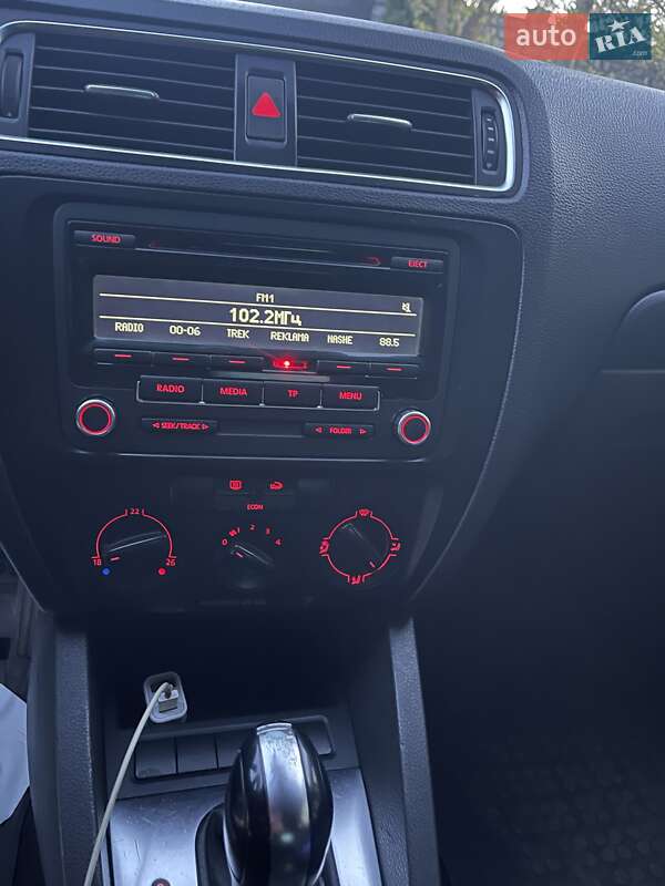 Седан Volkswagen Jetta 2013 в Рівному