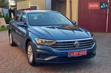 Седан Volkswagen Jetta 2019 в Львові