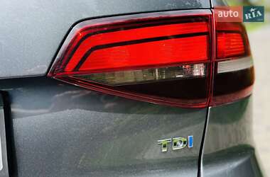 Седан Volkswagen Jetta 2016 в 