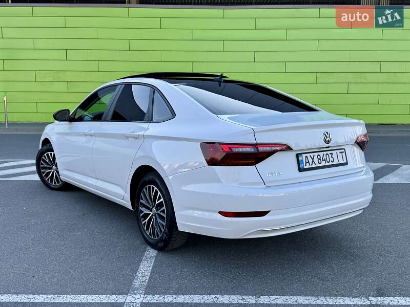 Седан Volkswagen Jetta 2018 в Києві
