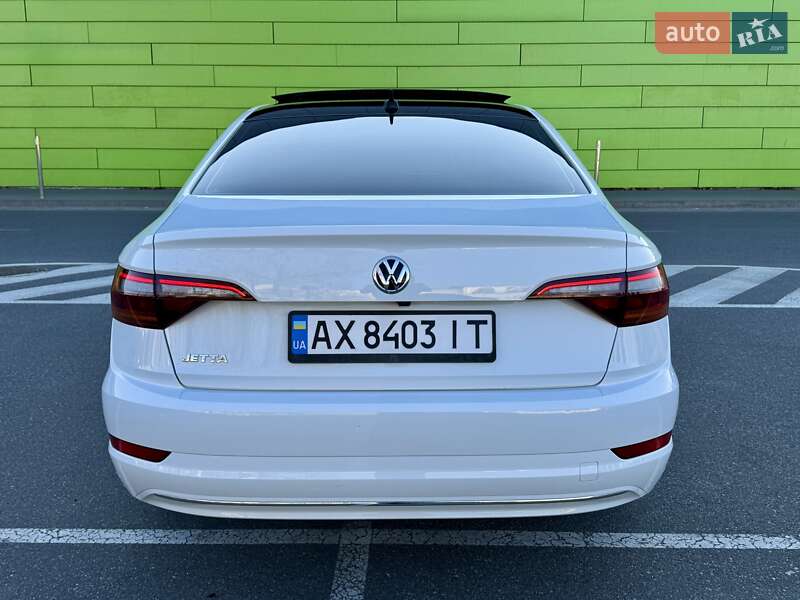 Седан Volkswagen Jetta 2018 в Києві
