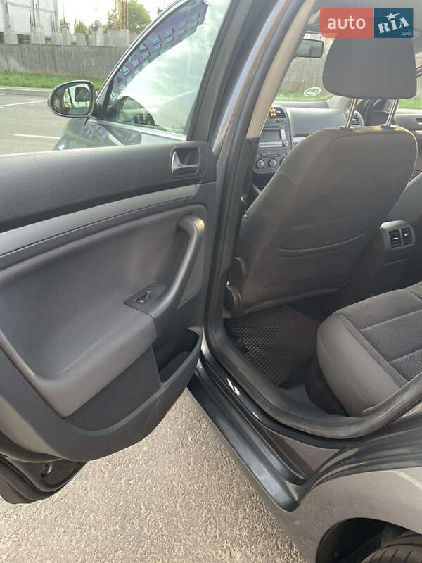 Седан Volkswagen Jetta 2007 в Умані