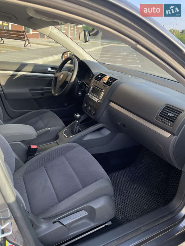 Седан Volkswagen Jetta 2007 в Умані