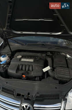 Седан Volkswagen Jetta 2007 в 