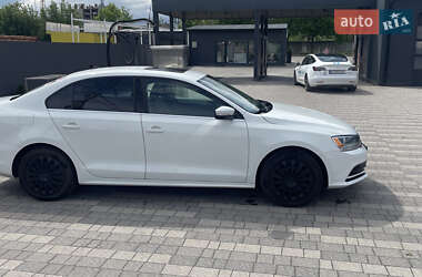 Седан Volkswagen Jetta 2015 в 