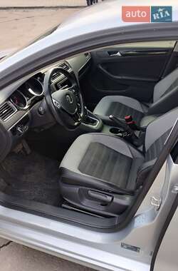 Седан Volkswagen Jetta 2016 в 