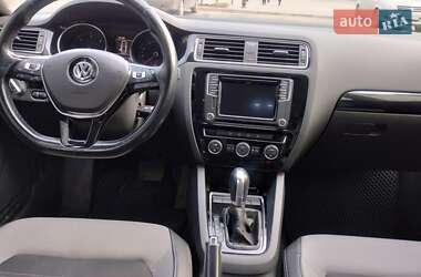 Седан Volkswagen Jetta 2016 в 