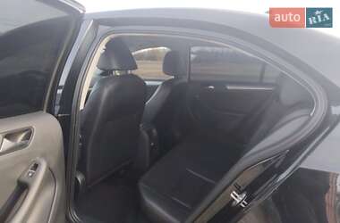 Седан Volkswagen Jetta 2015 в 